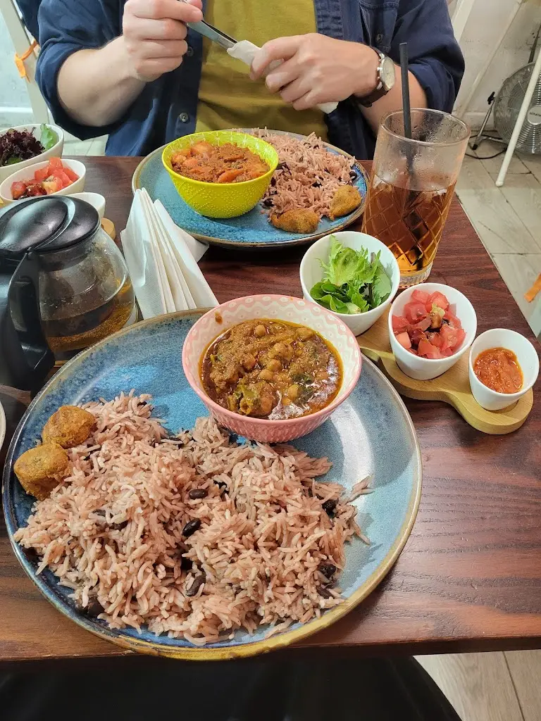 V Rosu_Nobia and Sons_Barnard Castle_review