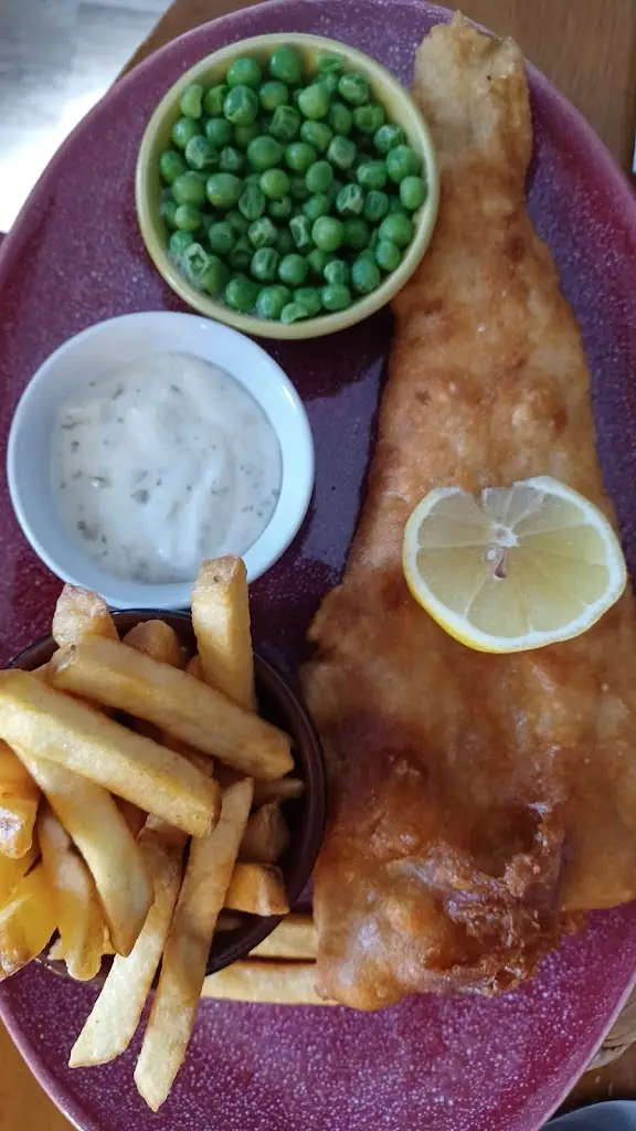 Keith Howell_Unicorn Pub and Dining Room_Marden_review