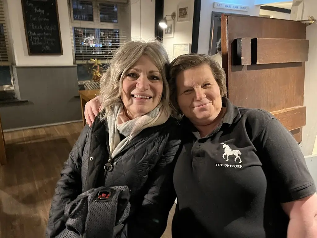 DaneSwart_Unicorn Pub and Dining Room_Marden_review