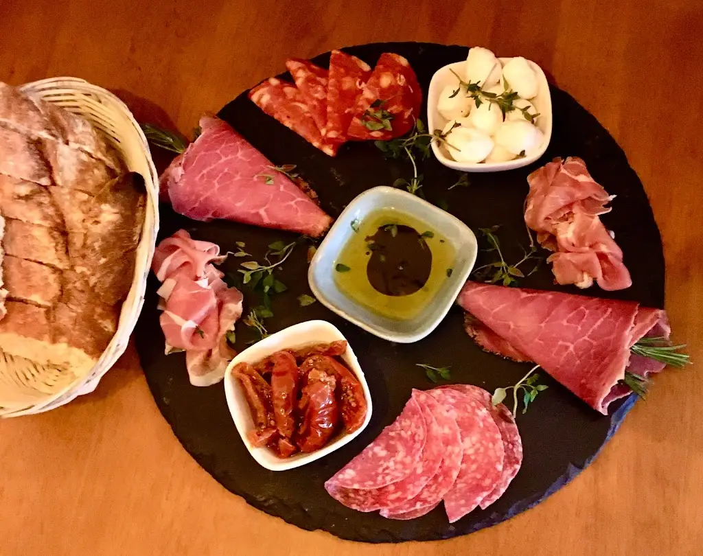 Unicorn Pub and Dining Room_Marden_slider_image_2