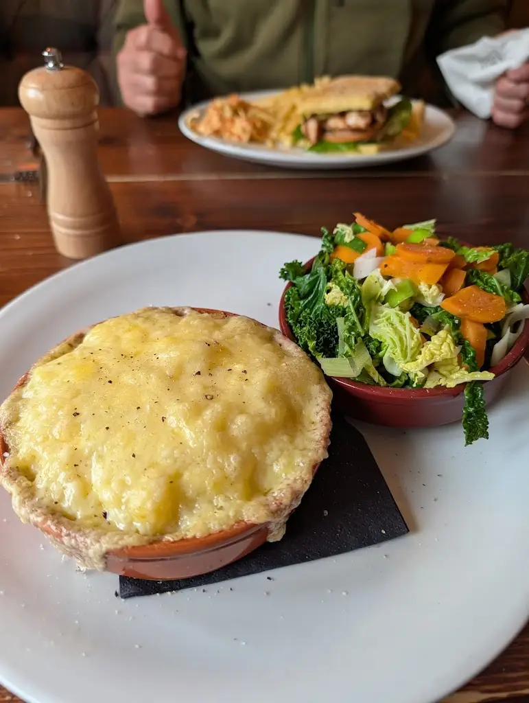 Louisa Ellis-McSwan_The Bold Forester_Marchwood_review