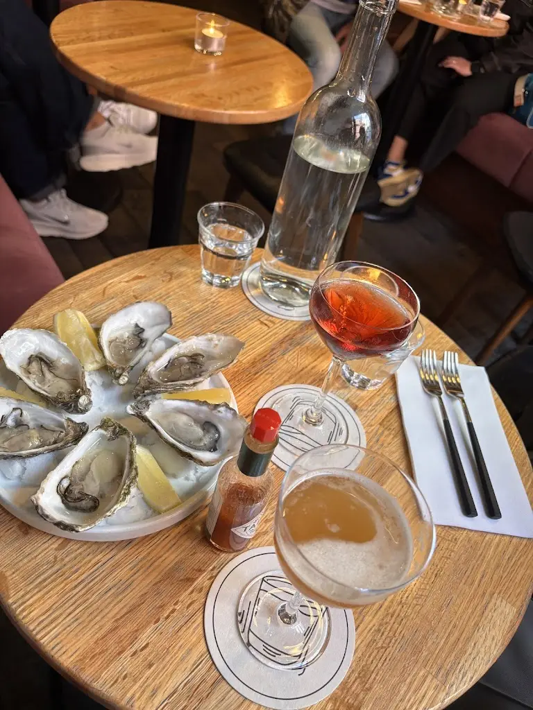 Vanessa Sweeney-Jones_10 Tib Lane_Manchester_review