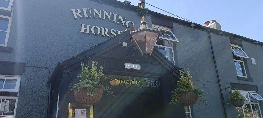 Andy Roberts_The Running Horses_Maghull_review
