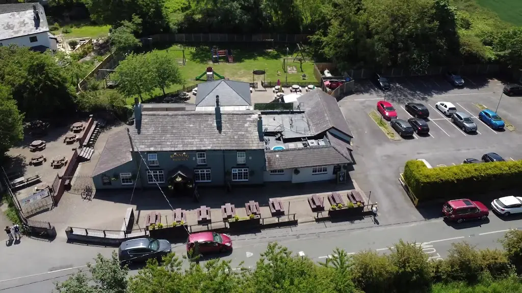 The Running Horses_Maghull_slider_image_2