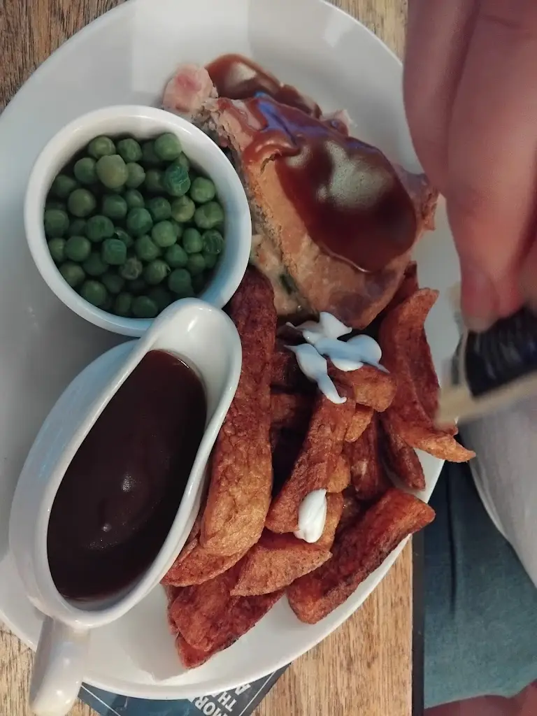 Anne “Wildflower” Smith_Golden Lion_Barnard Castle_review