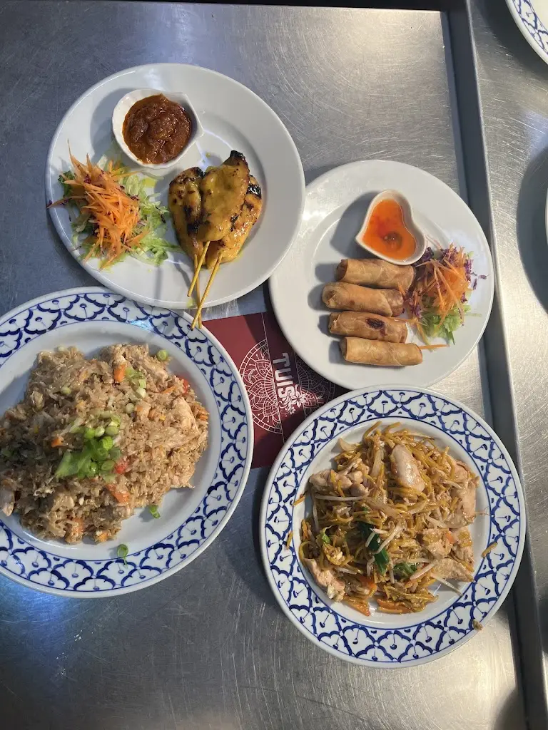 Tui's Cocktail Bar and Thai Restaurant_Malton_slider_image_3