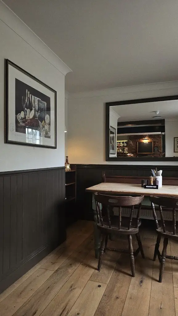 The Silks_Aldbourne_slider_image_1