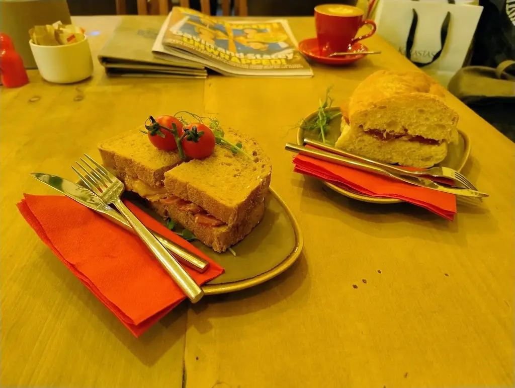 Leigh Riley_Leoni_Malton_review