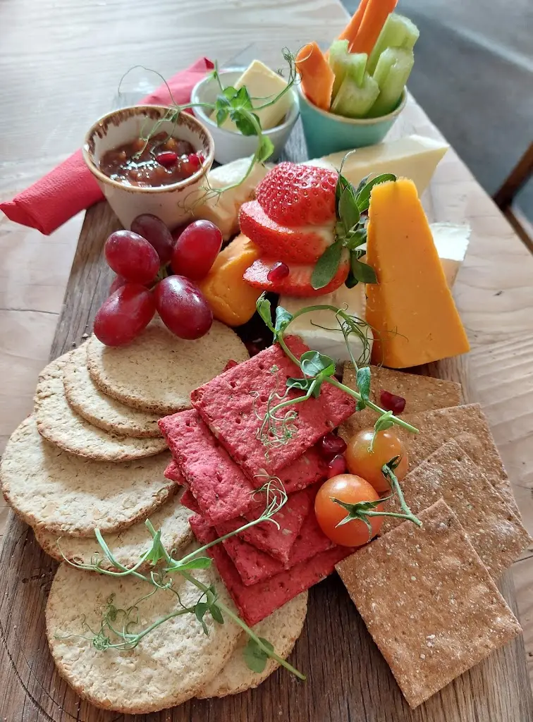 Leoni_Malton_slider_image_2