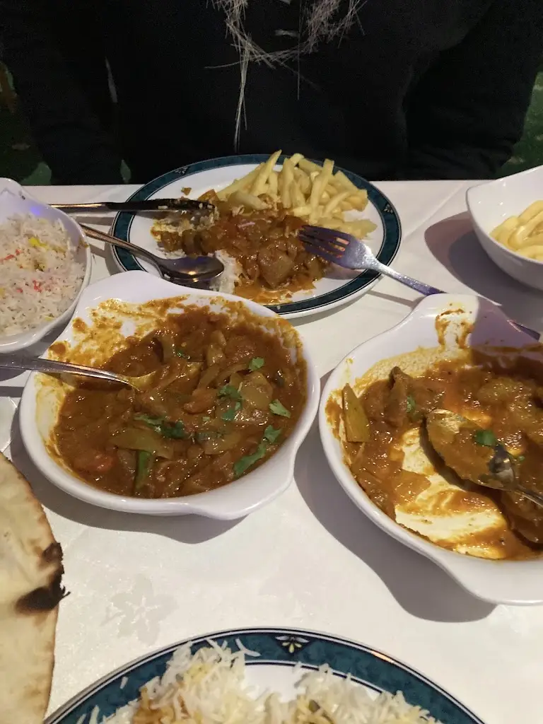 Verity Caton_The Gate Of India_Market Rasen_reseña