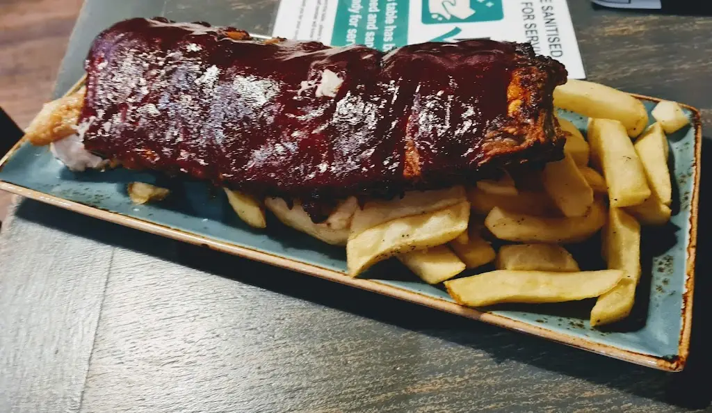 Henri's Diner_Maldon_slider_image_3