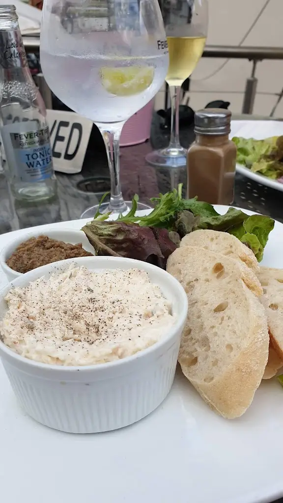 Sarah Graham_Fish On The Quay_Maldon_review