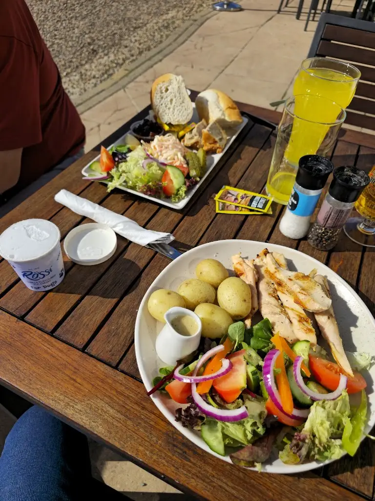 S Carpenter_The Jolly Sailor_Maldon_review