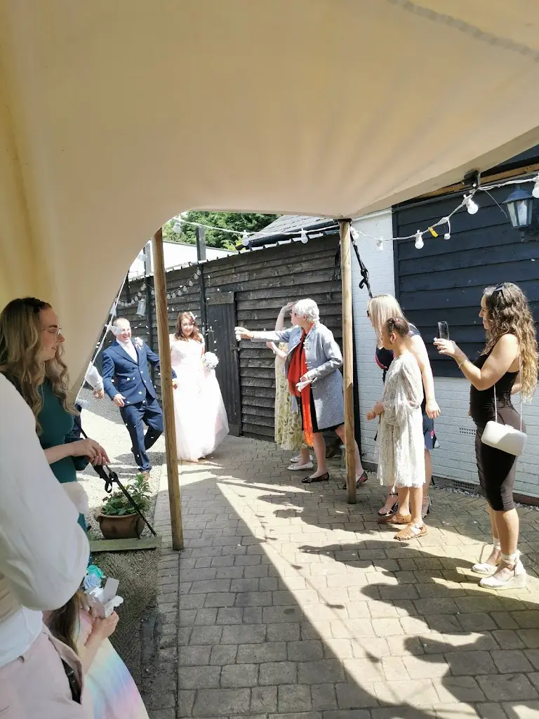 Iain Black Mr Bs Party_The Haywain Pub and Kitchen_Manningtree_review