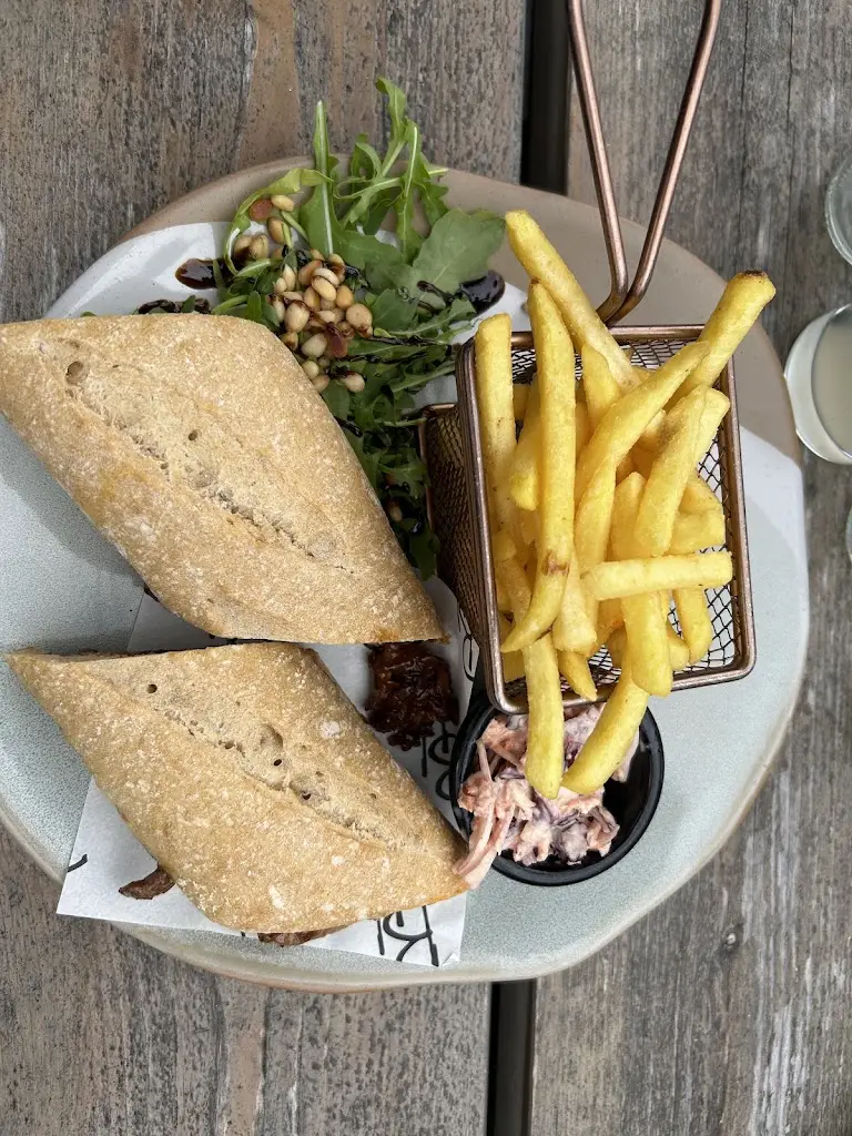 Simon Burton_The Black Horse Restaurant_Market Bosworth_recensione