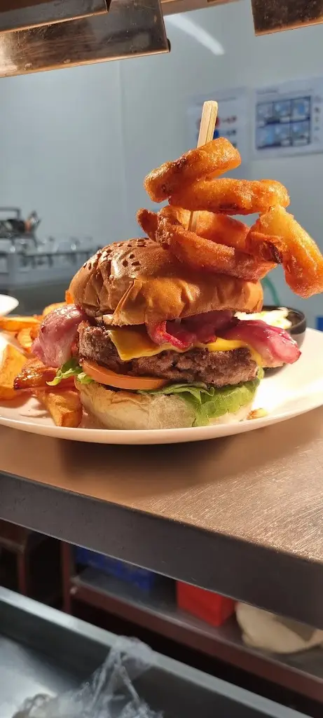 Ye Olde Red Lion Hotel restaurant in Market Bosworth