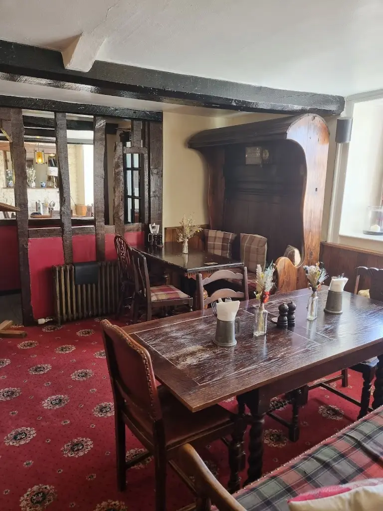 Kate Howlett_The Crown_Marnhull_review