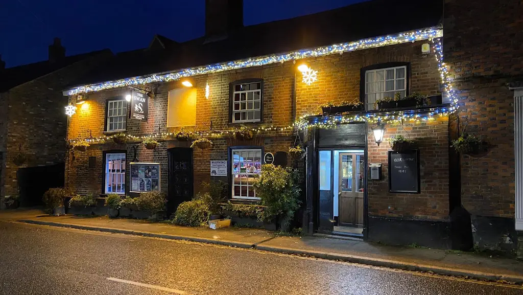 The Swan_Markyate_slider_image_3