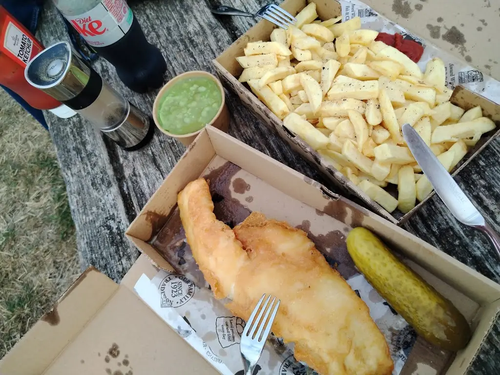 julia Sillitoe_The Boundary Fish & Chips_Market Deeping_review