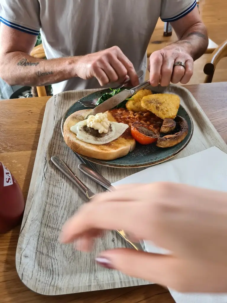 Menu_Lakeside Kitchen & Bar_Barnack_image_9