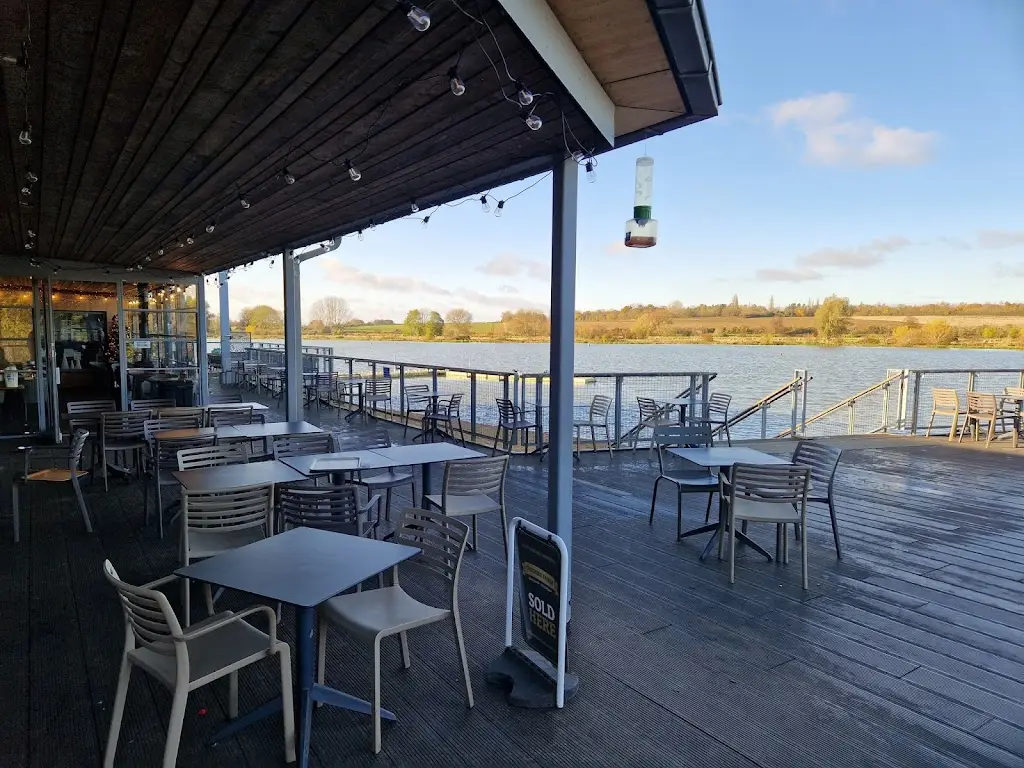 Lakeside Kitchen & Bar_Barnack_slider_image_1