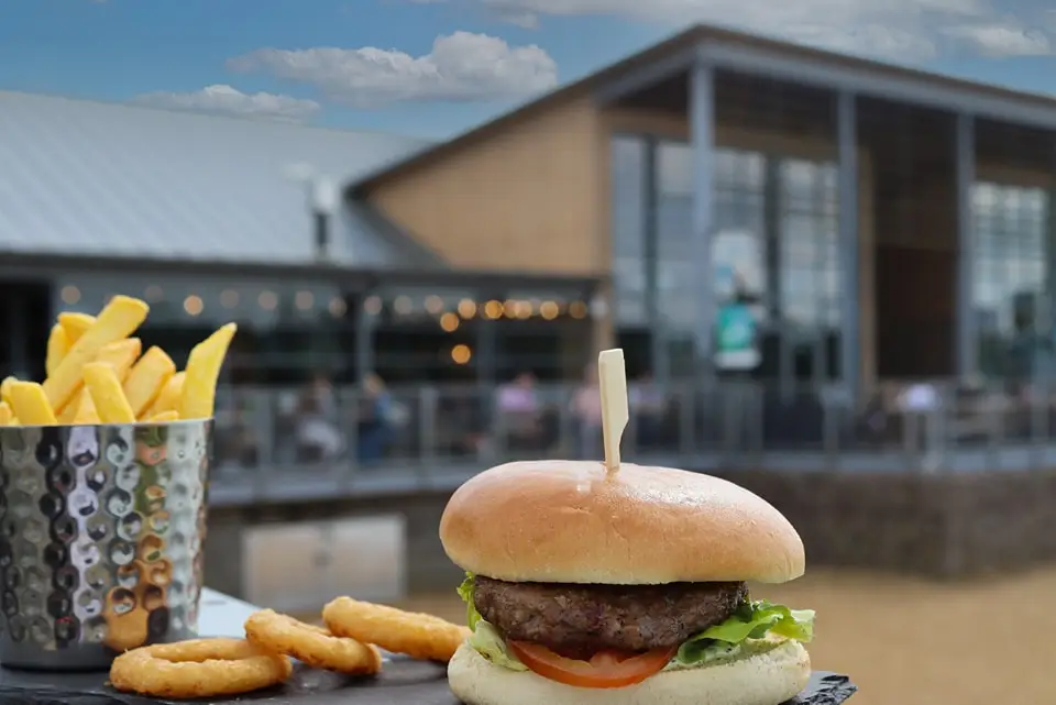 Lakeside Kitchen & Bar_Barnack_slider_image_3