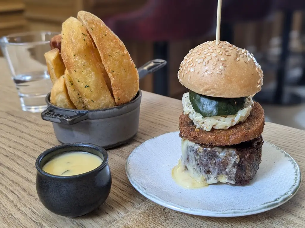 The Coach_Marlow_slider_image_3