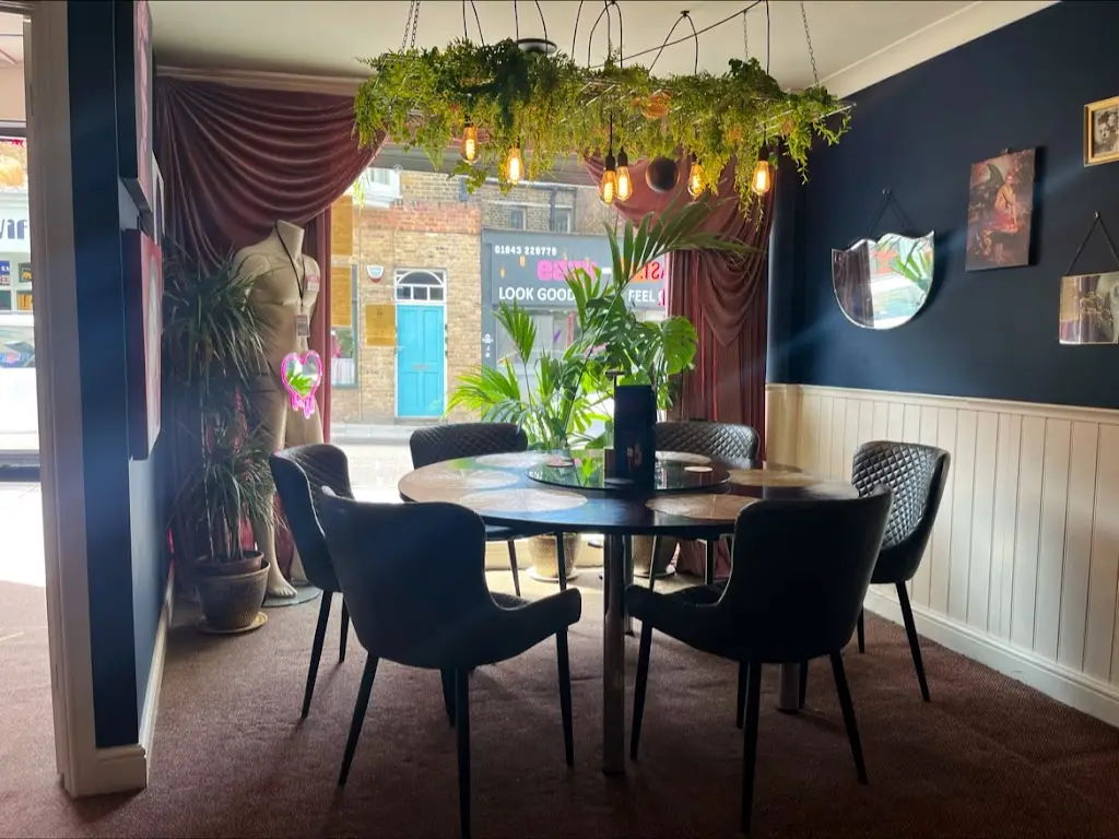 Fabian Webb Brown_Lafayette's Margate_Margate_review