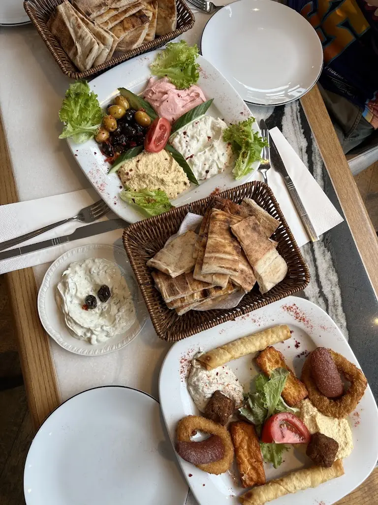 Samantha Lawler_Aspendos Margate_Margate_review