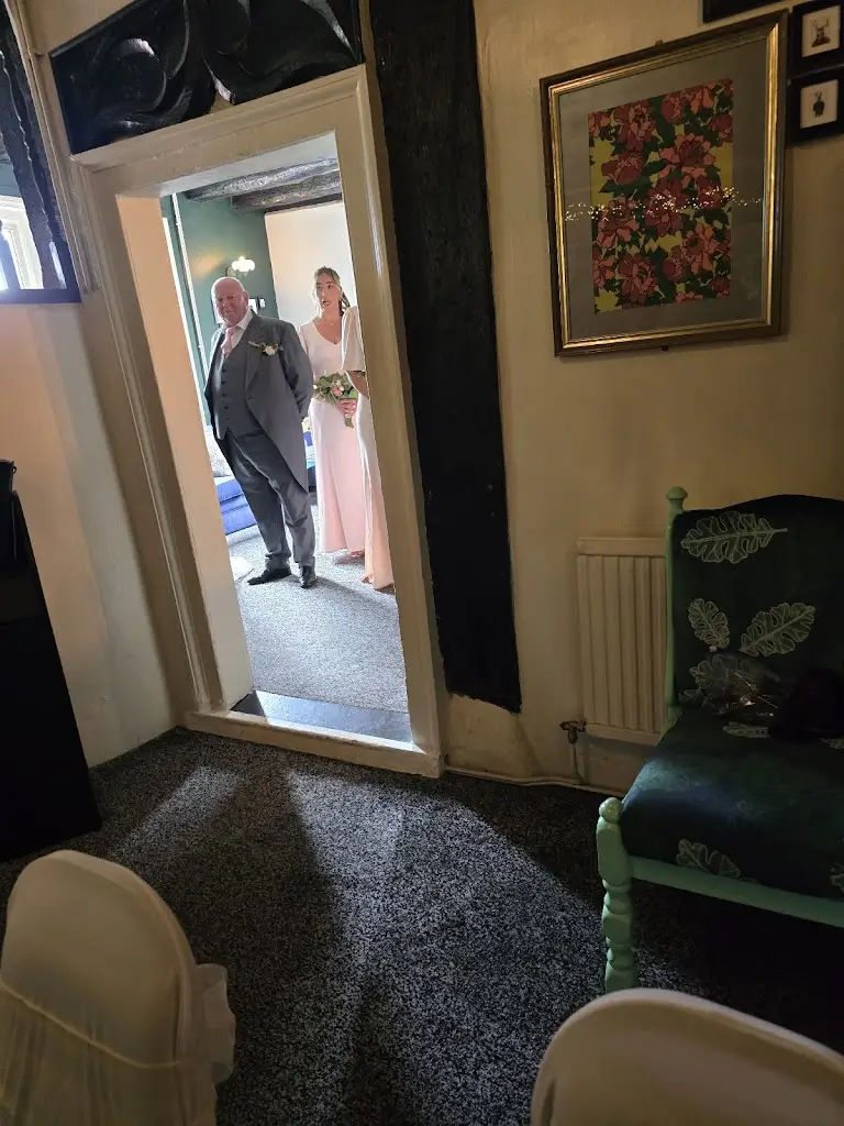 Mr. Robert Maxwell_Moreteyne Manor_Marston Moretaine_review