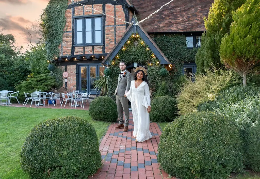 Anna Shtern Zhmaylik_Moreteyne Manor_Marston Moretaine_review