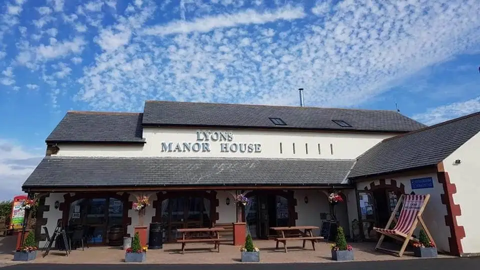 Manor House Bar and Restaurant_Maryport_slider_image_1