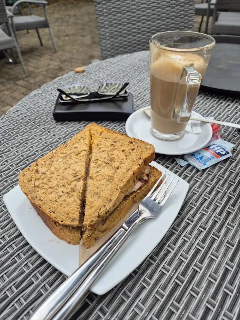 Myra Smith_Cafe Verde_Mattishall_review