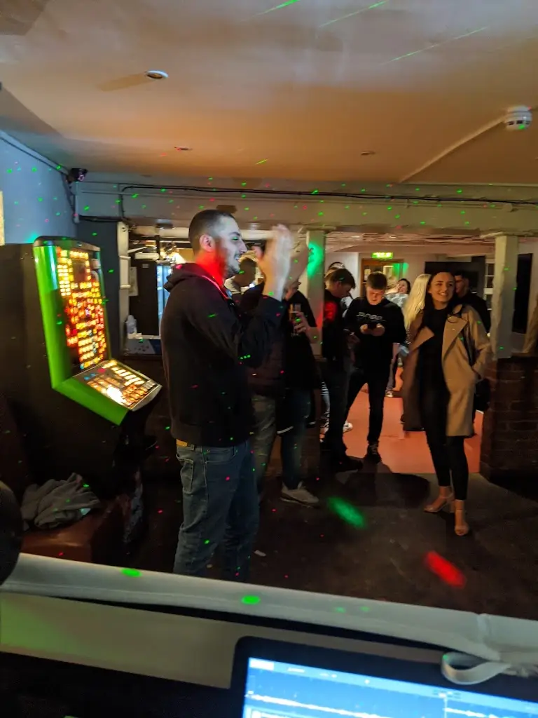 robert keeler_The Victoria Inn_Martham_review