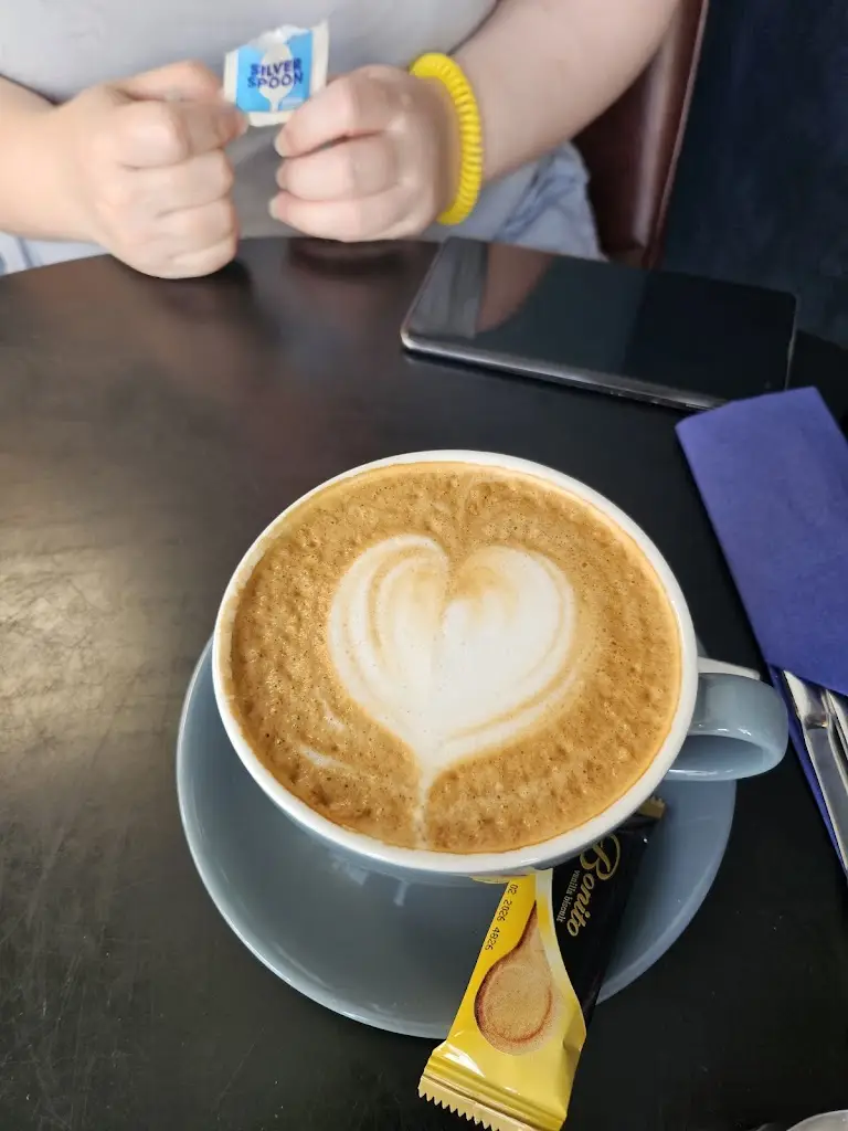 Gavin Gardner_Connellys Cafe_Market Warsop_review