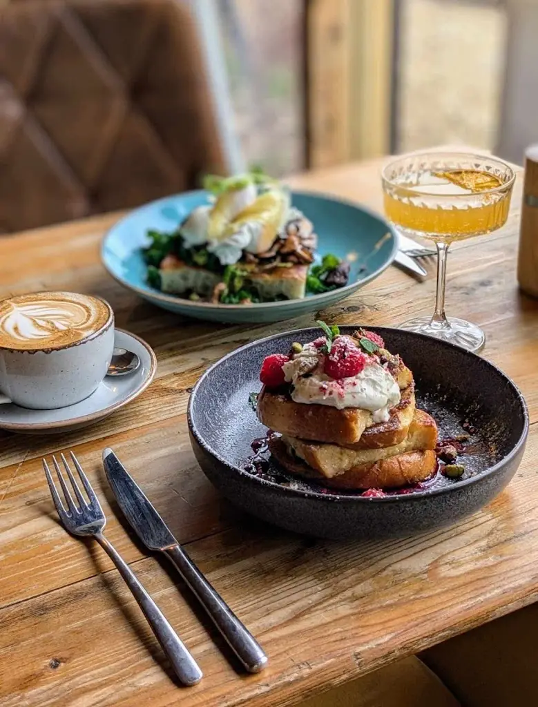 Olive Kitchen Somerset_Martock_slider_image_3