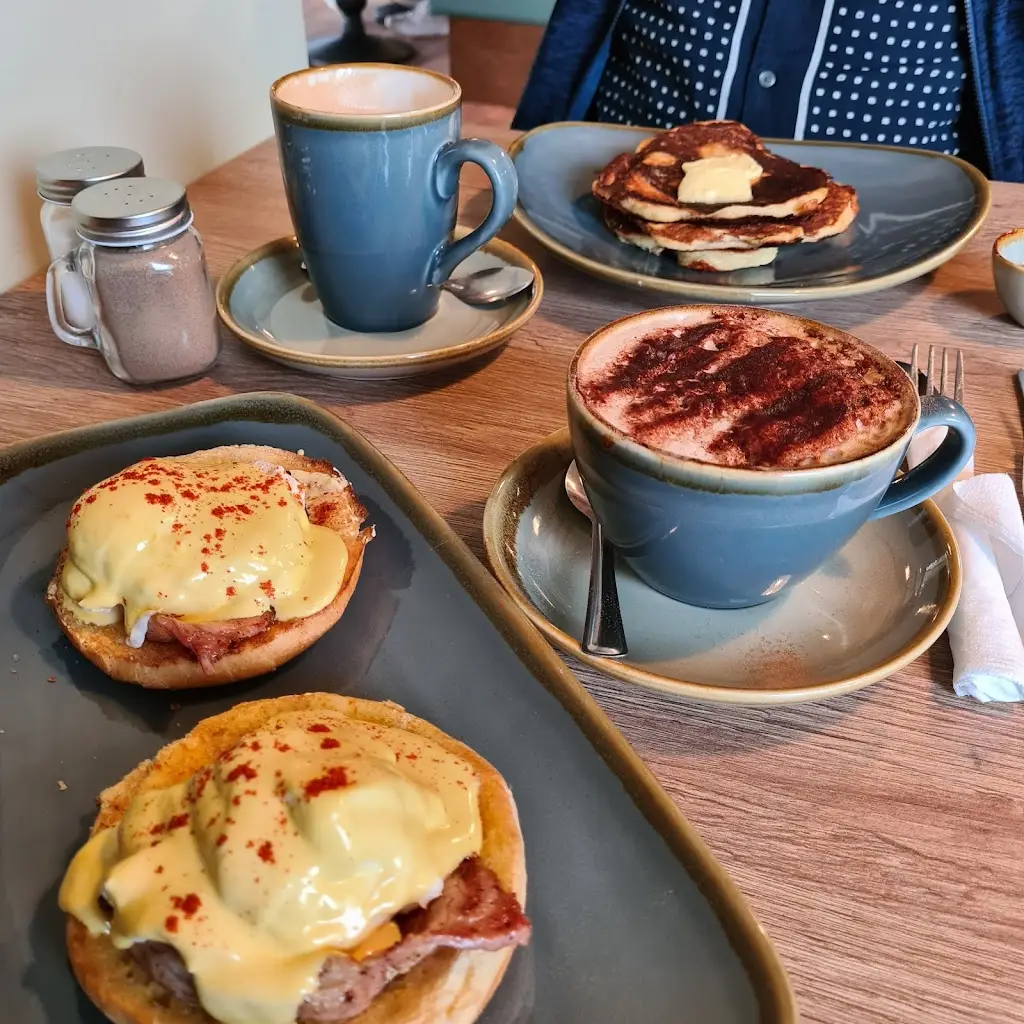 Three Trees Farm Shop & Cafe_Aldbourne_slider_image_3