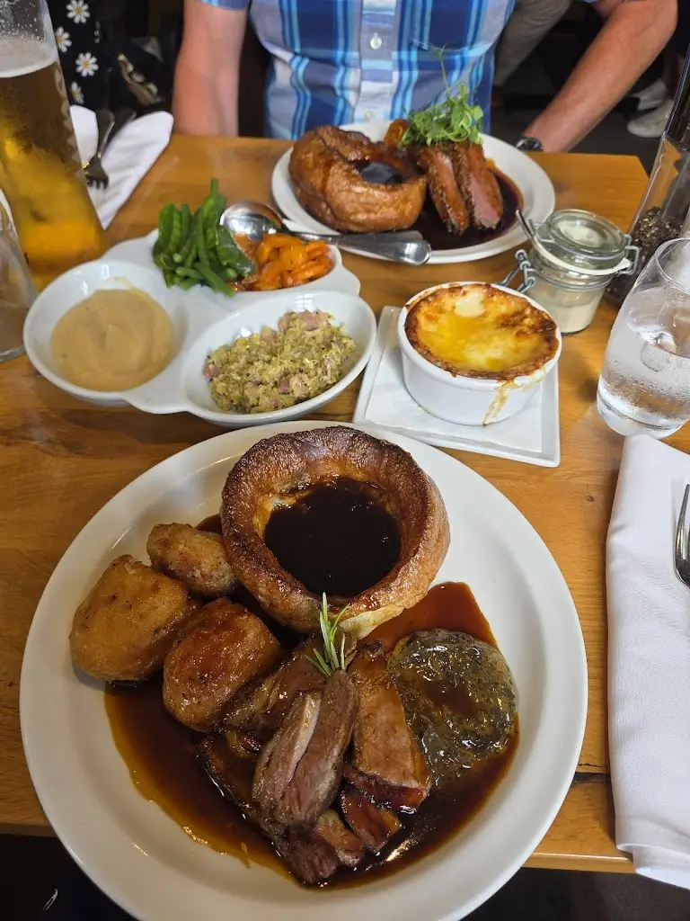 Holly Scanlan_Dan's at The Crown_Marlborough_review