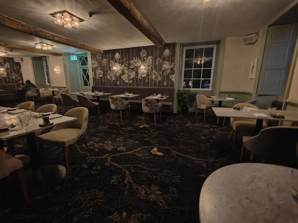 Haycock Kitchen_Barnack_slider_image_1