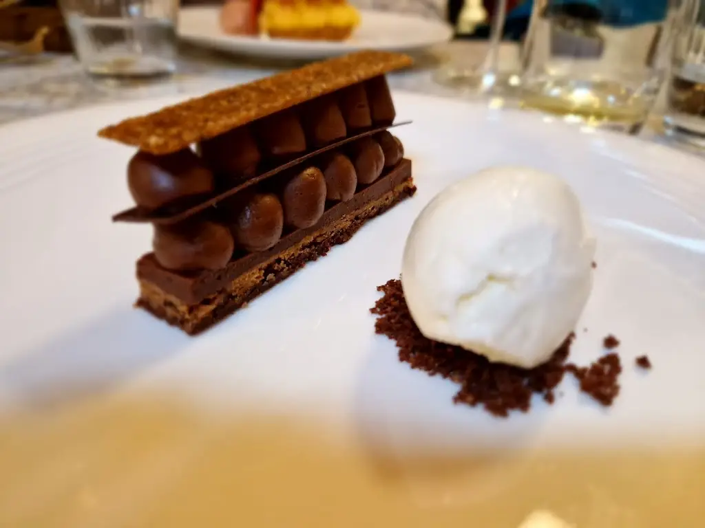 Haycock Kitchen_Barnack_slider_image_2