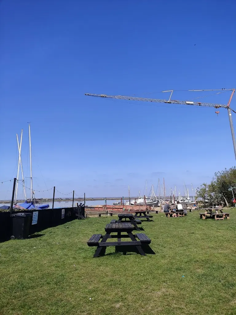 Blackwater Quay Cafe_Mayland_slider_image_3