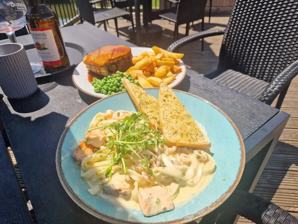 Joelle Carr_Lakeside Bistro_Measham_recensione