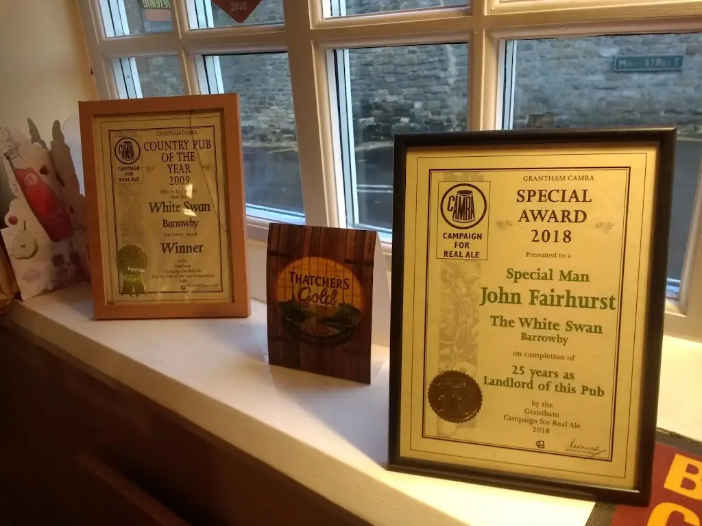 The White Swan_Barrowby_slider_image_3