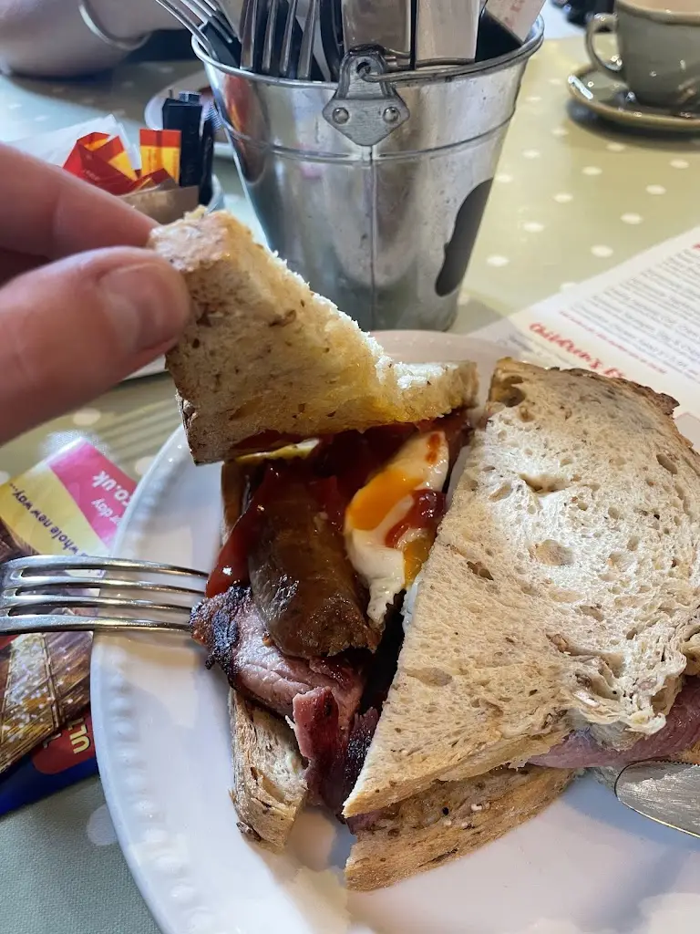 Imogen Boullé_Edelweiss Cafe_Mendip_recensione