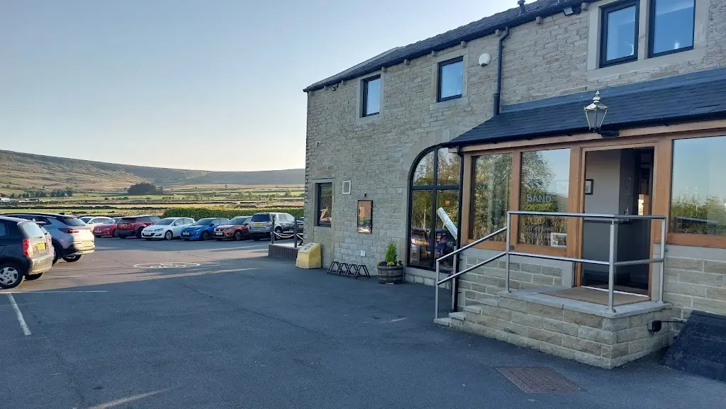 Tommi Rusted_Travellers Rest_Meltham_review