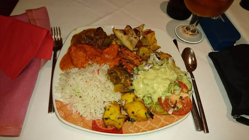 maxine hyrjak_Passage To India_Barnham_Bewertung