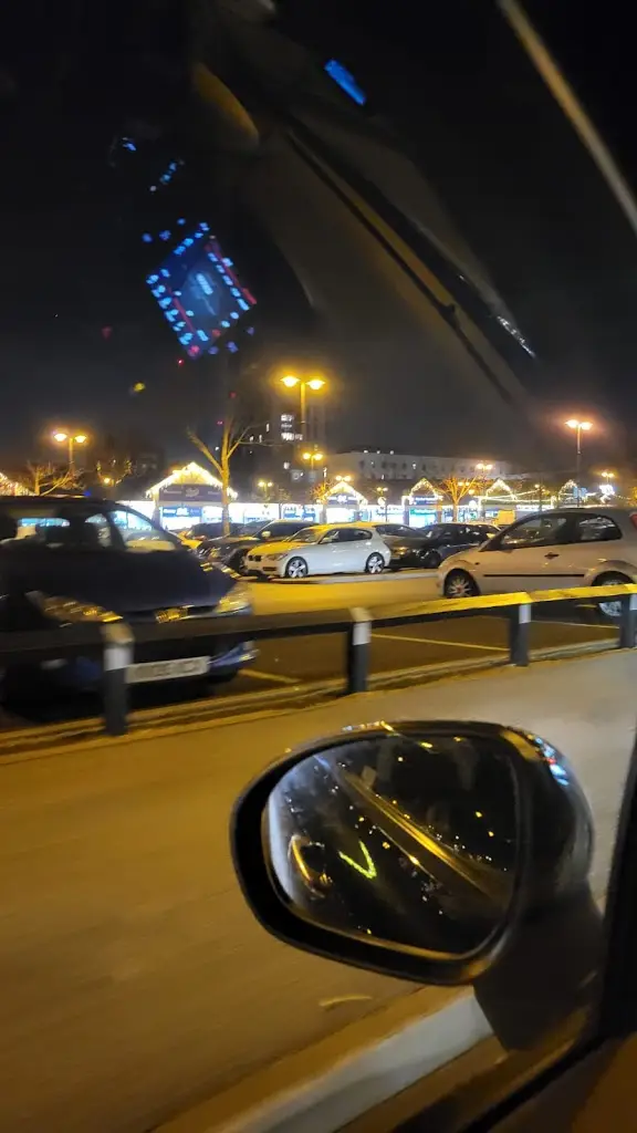 Sara Islim_Two Valleys_Meltham_review