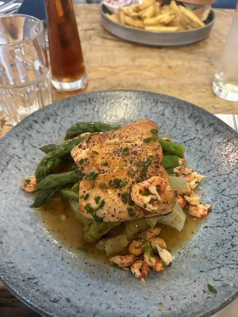 Poppy Garrett_The Kings Arms_Mickleton_review