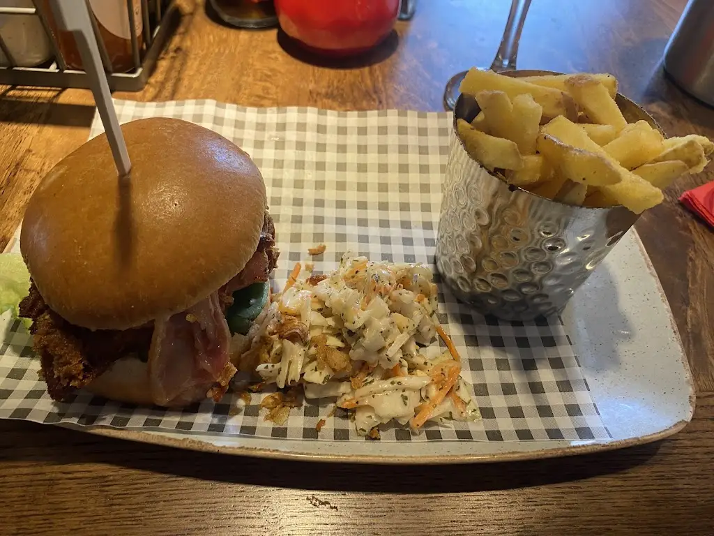 Alicia Mills_Jolly Postie_Meldreth_review