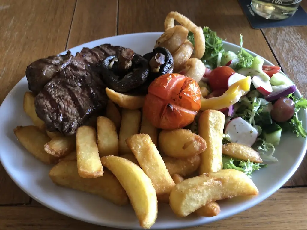 Chris Hicks_Bakers Arms_Aldbourne_review